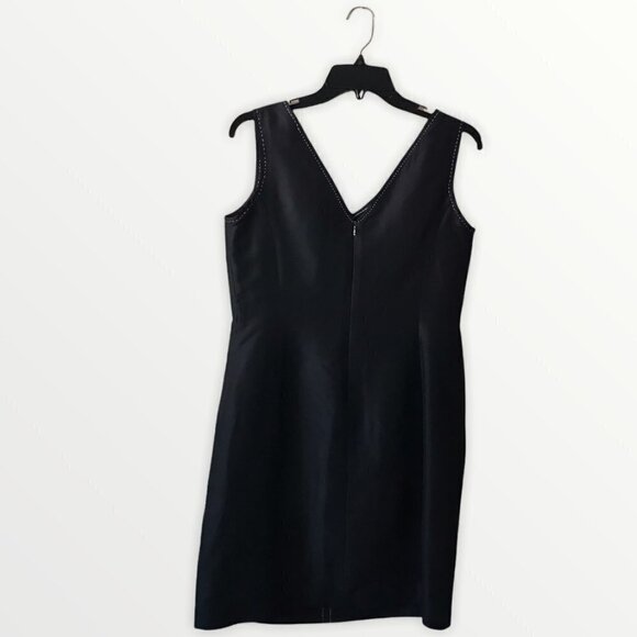 Harris Wallace New York V-Neck Black Dress with Detailed Backstitch - Picture 2 of 16